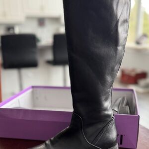 Sleek Black Women's Heeled Boots